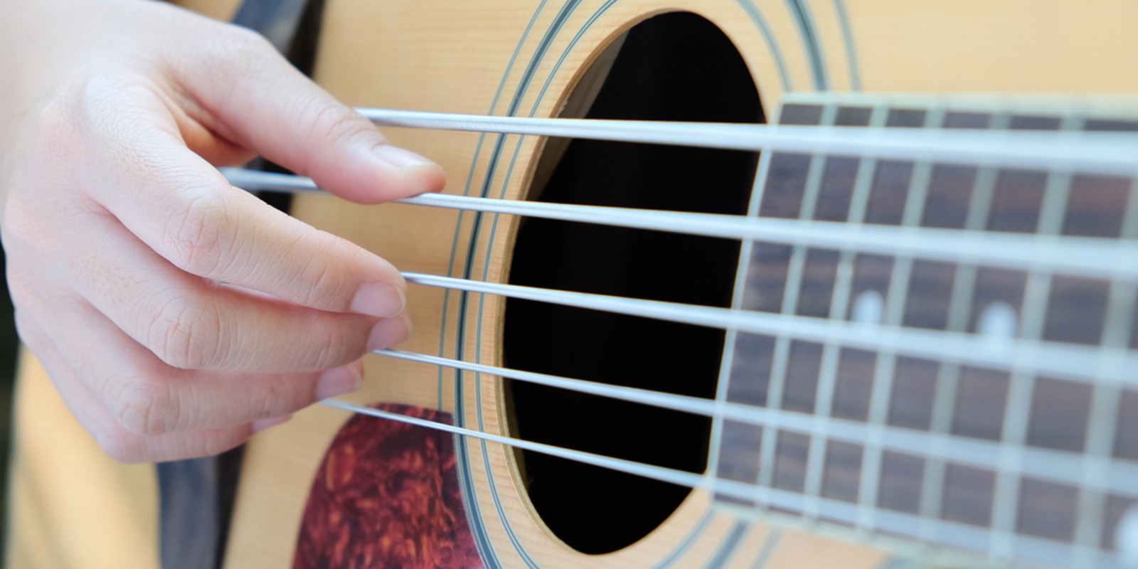 Fünfsaitiger Akustikbass