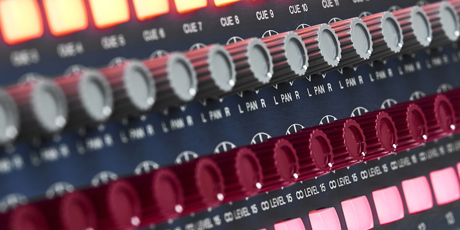 Potis auf der Frontseite eines Summierers