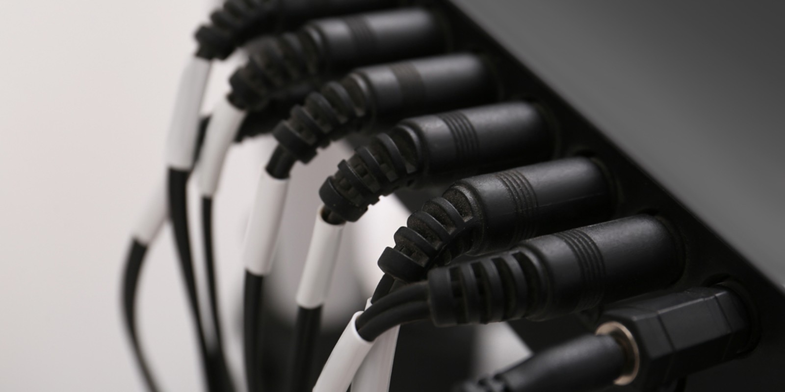 Padkabel an einem E-.Drum-Modul