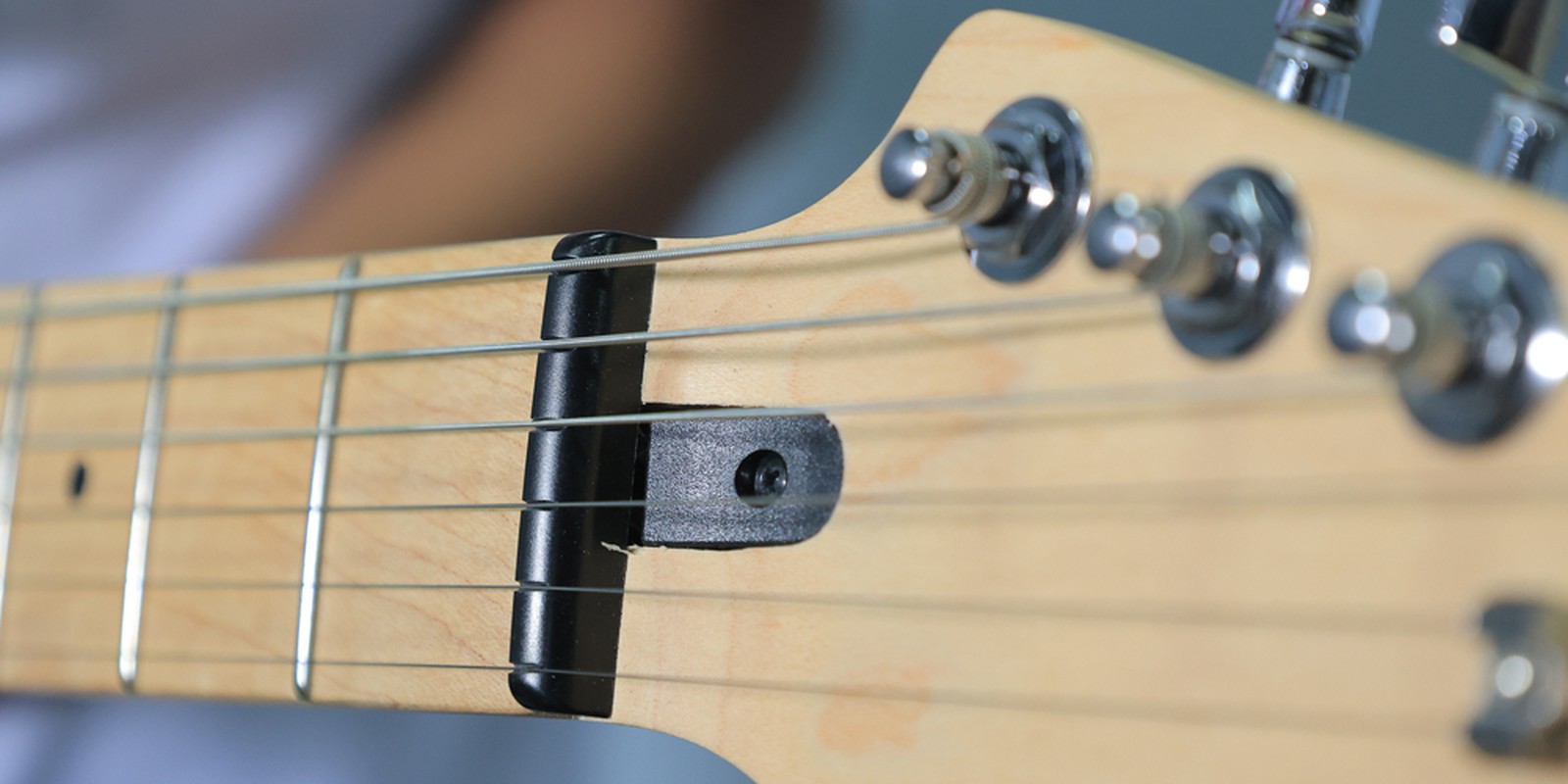 Sattel einer E-Gitarre