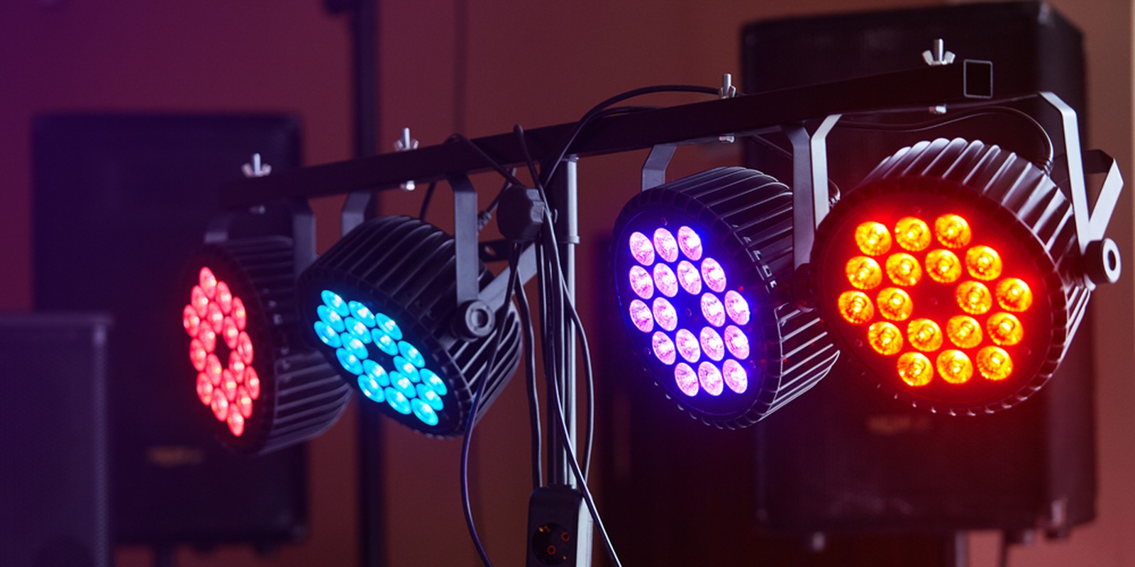 Lichtset mit LED-Spots auf der Bühne