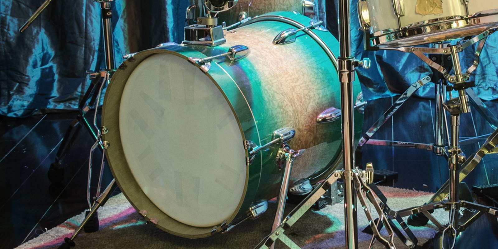 16" Bassdrum auf der Bühne