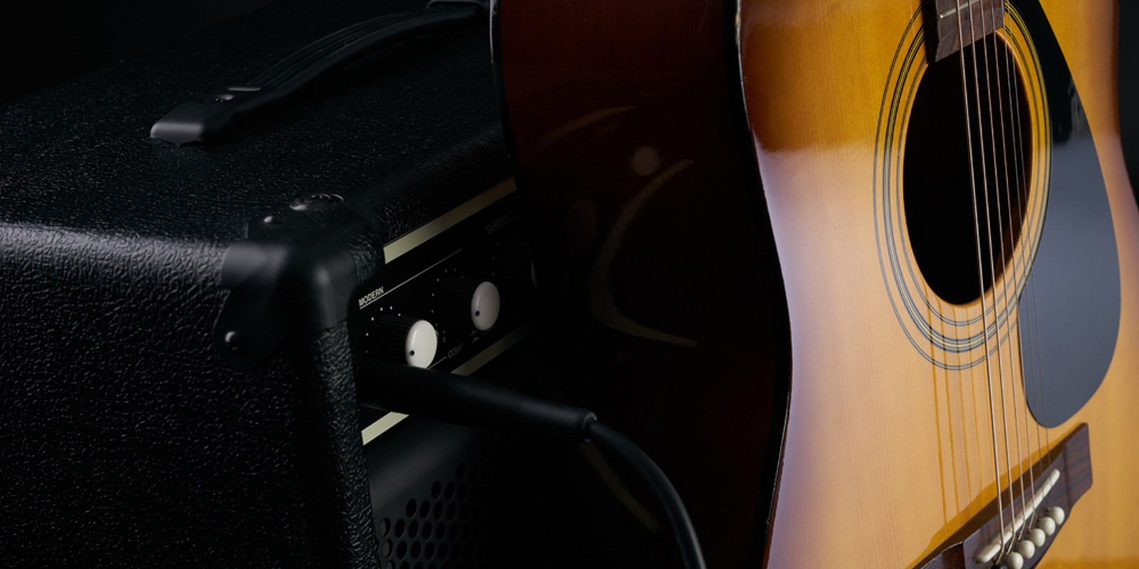 Akustikgitarre mit Verstärker