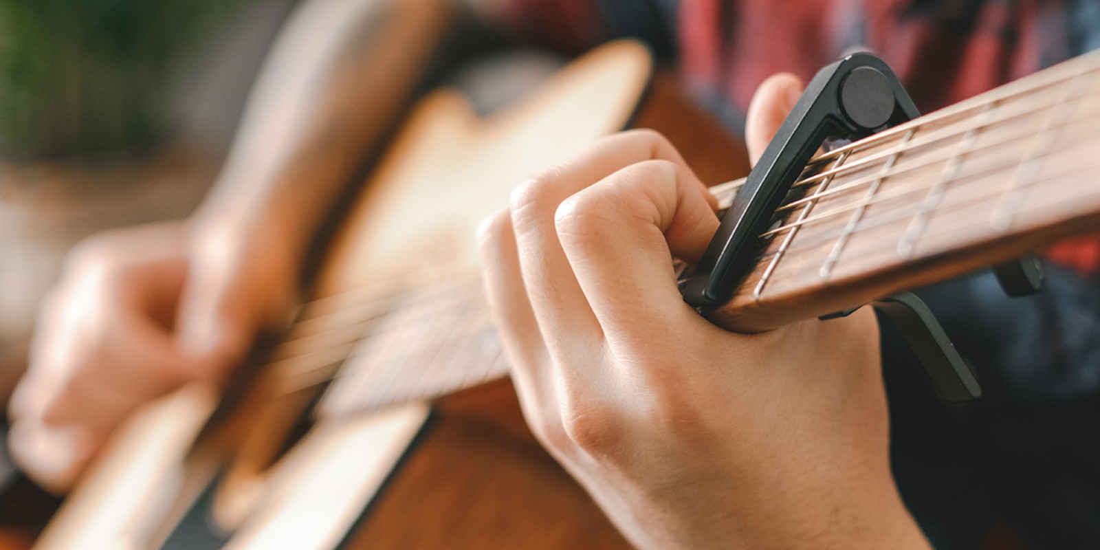 Konzertgitarre mit Kapodaster