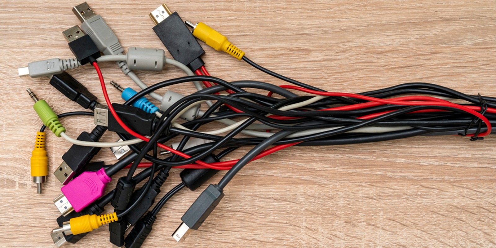 Verschiedene Computerkabel