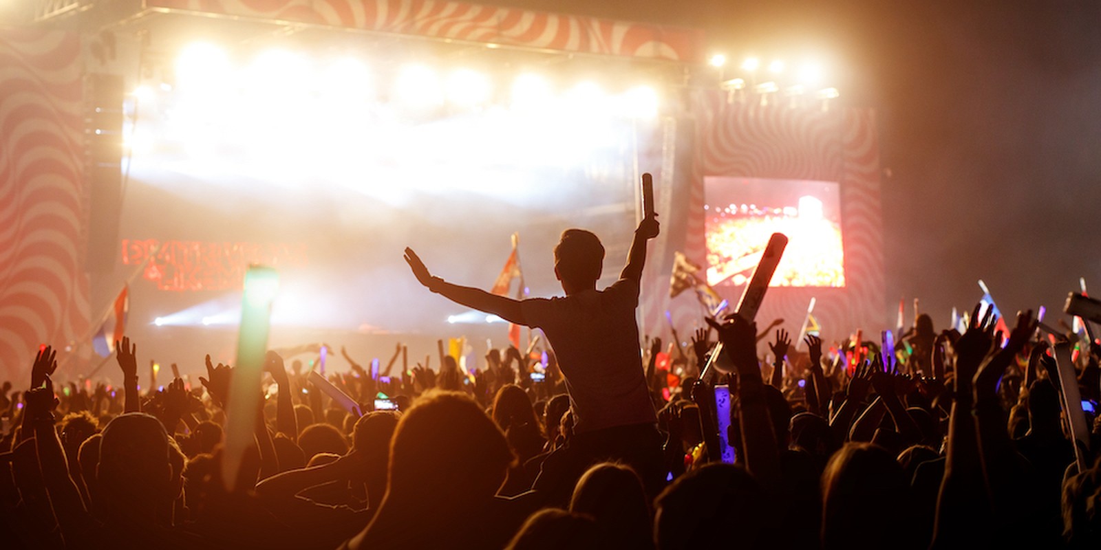 Mood_Zubehoer_fuer_Licht_und_Buehne_1000x500_shutterstock_750664336