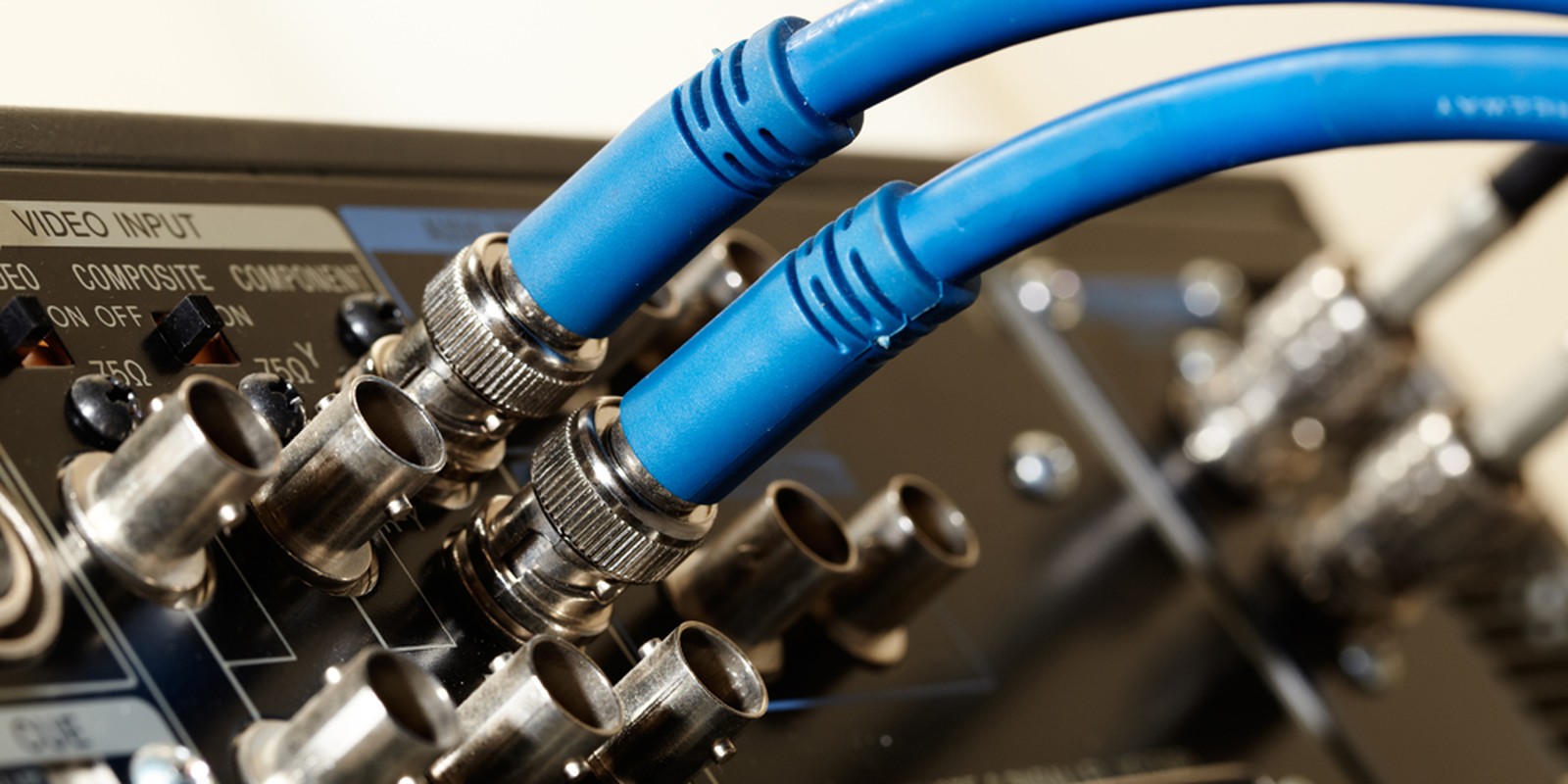 HD-SDI Videokabel an der Geräterückseite