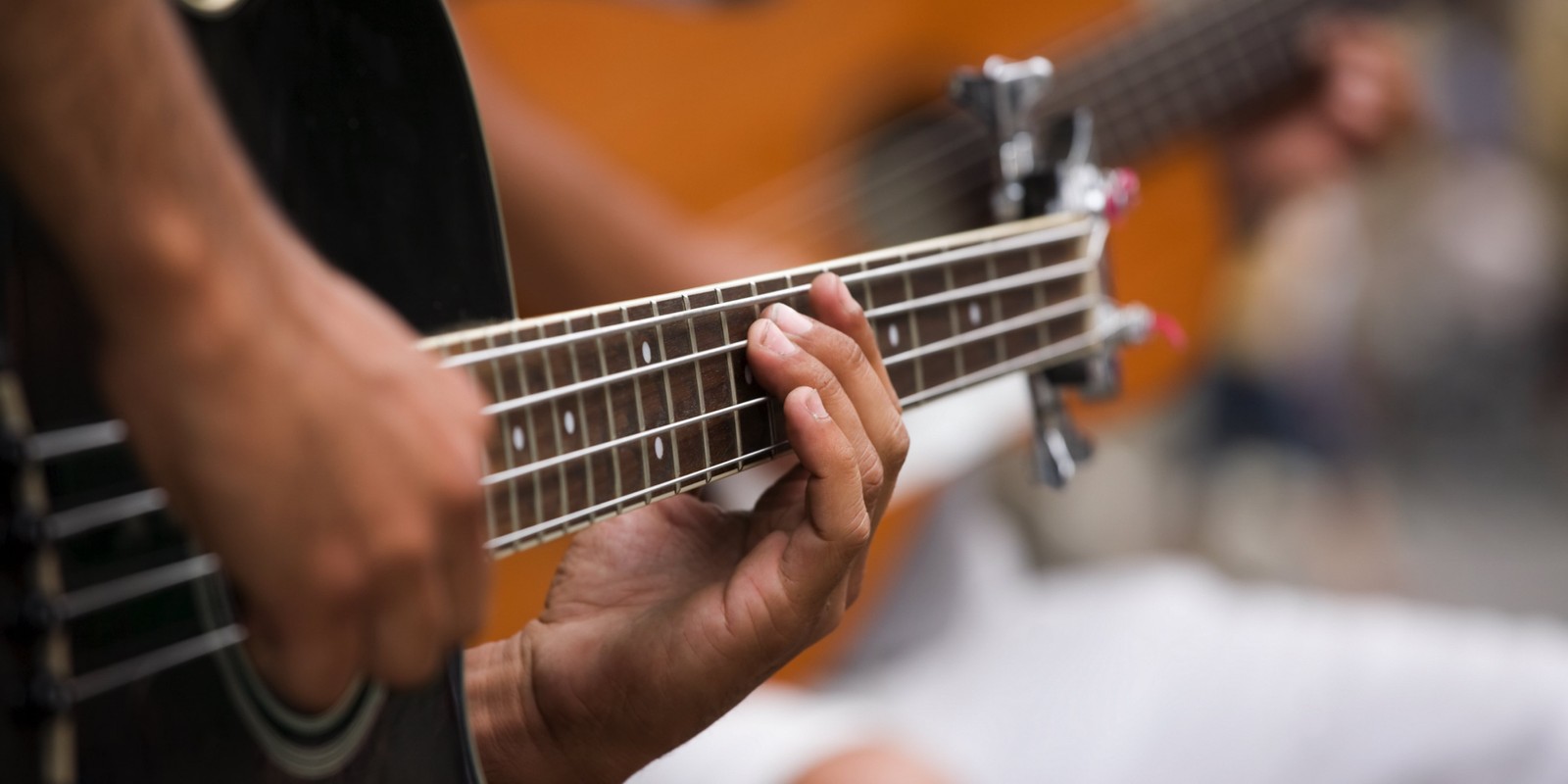 Akustibass Griffbrett