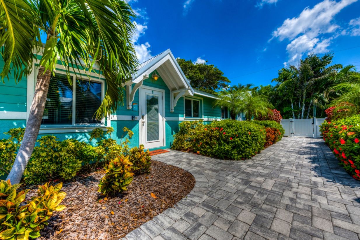 Private Homes, Villas & Condos: Anna Maria Island