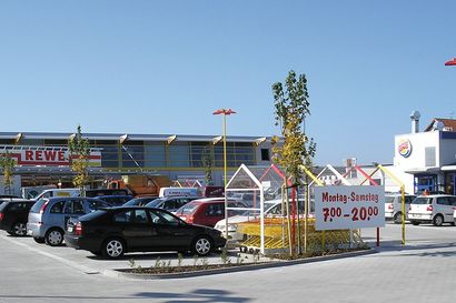 Geiger Projektentwicklung Fachmarktzentrum Landsberg Parkplatz REWE