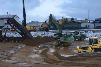 Geiger News 2022 Altlastensnaierung Bagger Kipplader Baustelle
