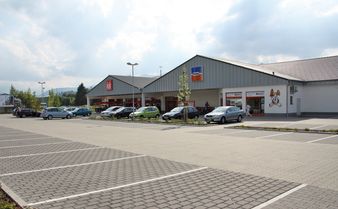 Geiger Projektentwicklung Fachmarktzentrum Sonthofen Parkplatz KIK und PLUS