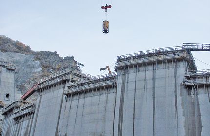 Tsankov Staudamm Bulgarien Heli Transport