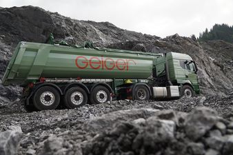 LKW im Geiger Steinbruch Wertach