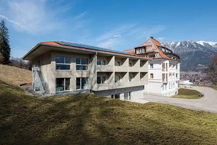 Erweiterungsbau Stillachhaus in Oberstdorf Außenaufnahme.