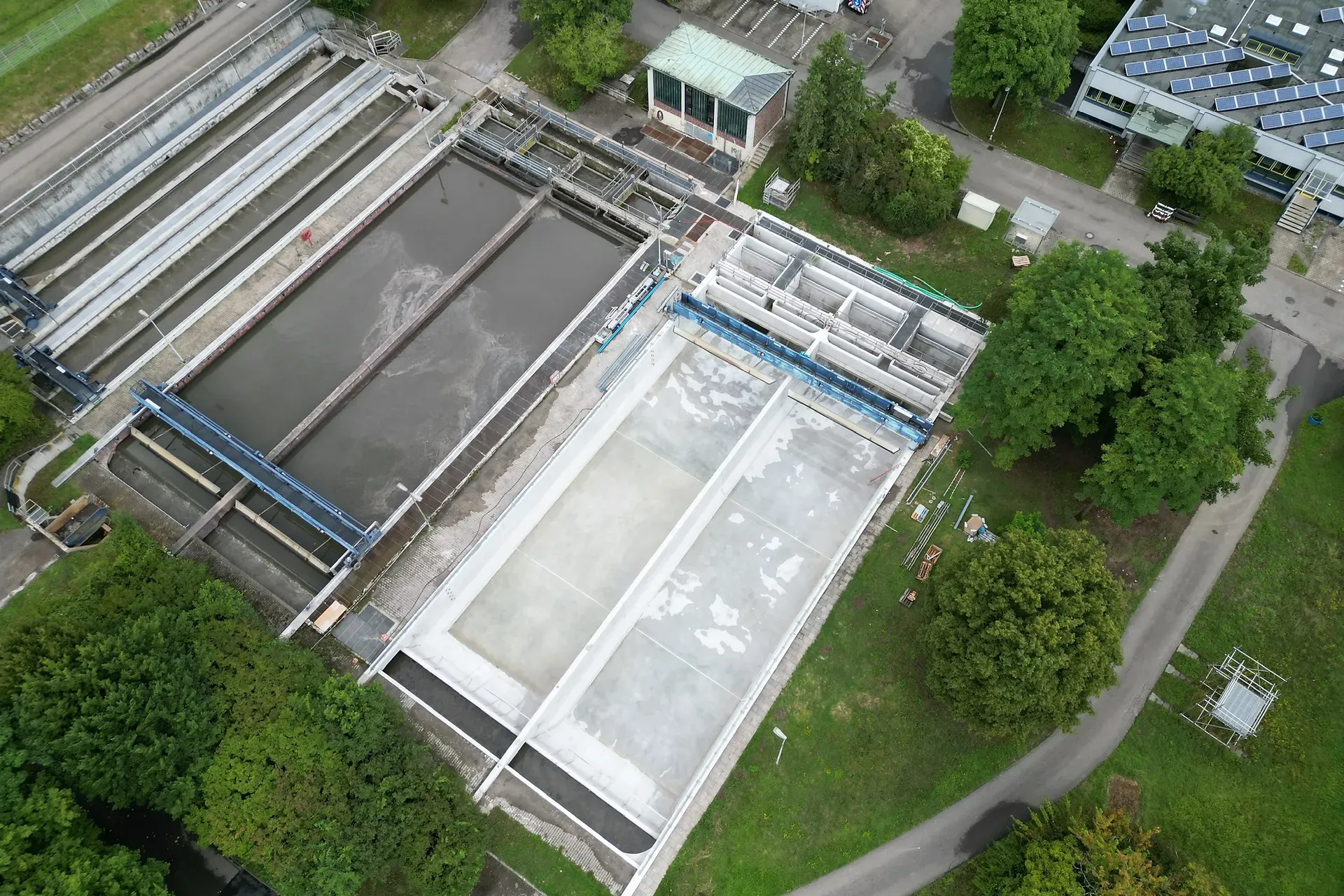 Drohnenaufnahme der Kläranlage in Tübingen von oben