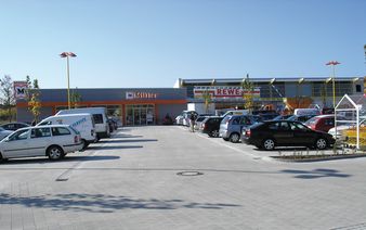 Geiger Projektentwicklung Fachmarktzentrum Landsberg Parkplatz REWE & Müller