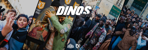 FootKorner a eu l’honneur d’accueillir Dinos dans plusieurs de ses boutiques à l’occasion d’une série de séances de dédicaces exclusives. Un événement unique qui a permis à l’artiste de rencontrer son public et de célébrer la sortie tant attendue de son nouvel album Kintsugi. Toujours fidèle à son authenticité, Dinos est apparu habillé en total look FootKorner, incarnant à la perfection les valeurs de notre marque : audace, style et inspiration. Des moments privilégiés où la passion pour la musique et la mode se sont parfaitement mêlées, offrant aux fans une expérience inoubliable à la hauteur de leur attente. - Footkorner