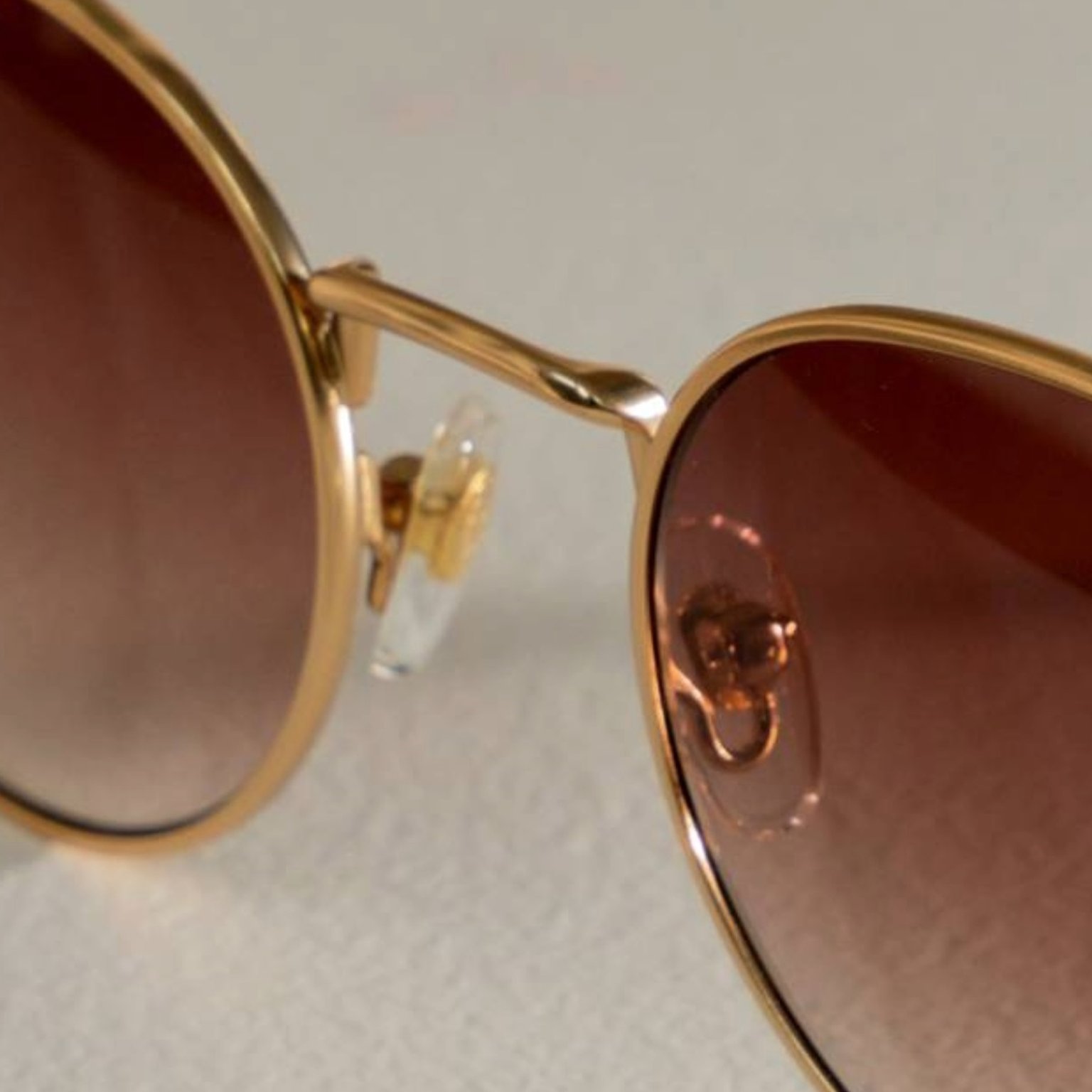 nahaufnahme einer sonnenbrille