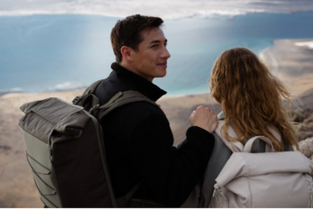 FORRICA Zaino Donna Grande Zainetto Multitasche Daypack Ragazze Borsa da Scuola Impermeabile Nylon Zaini per Tempo Libero Università Viaggio Lavoro Nero