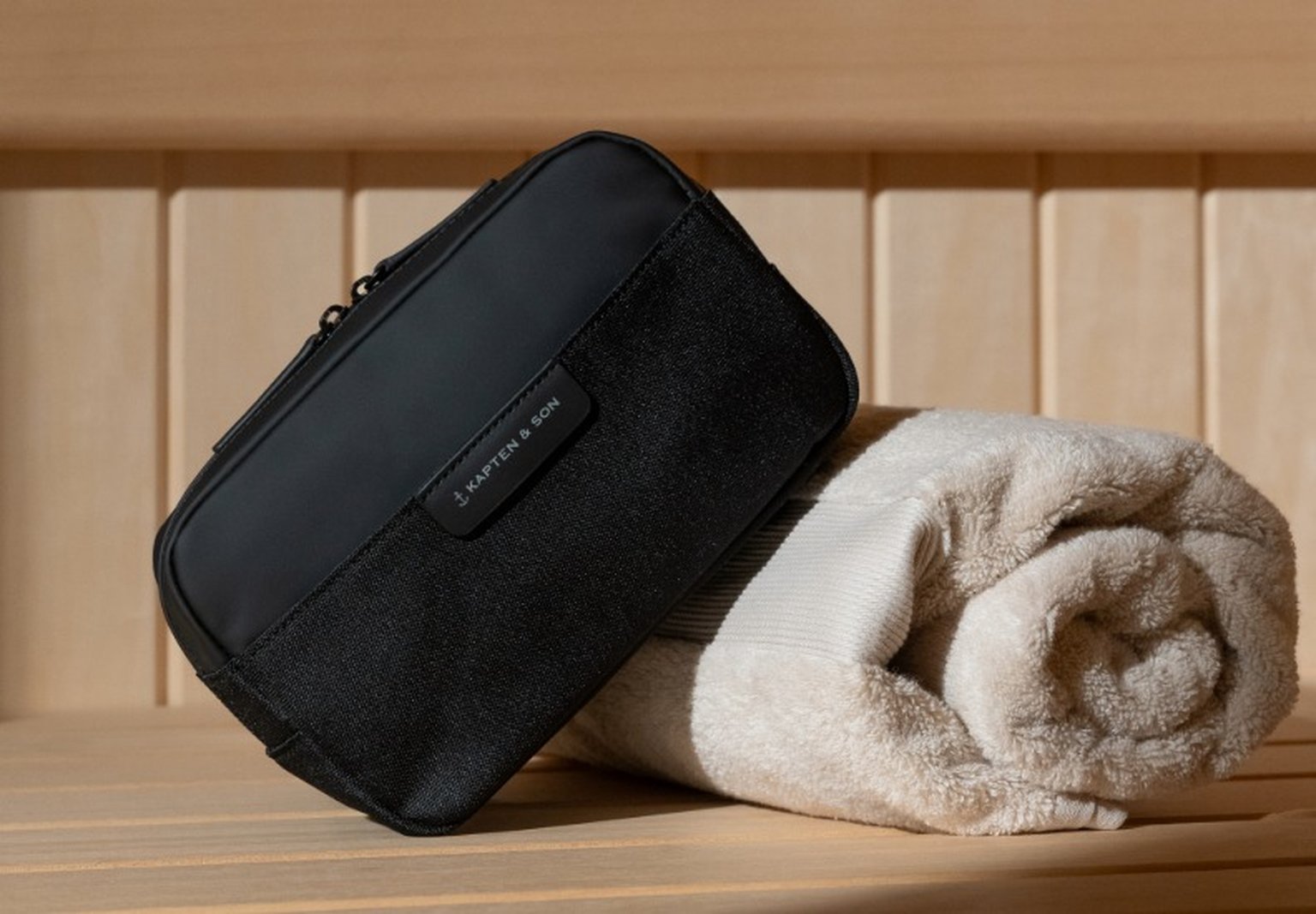 habe bauchtasche in der sauna