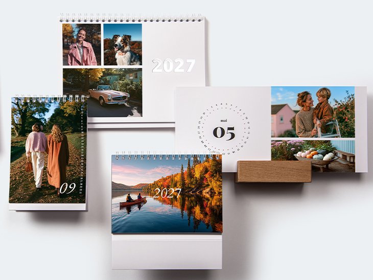 Vier Tischkalender in unterschiedlichen Formaten mit Herbstmotiven: Fotocollage, Spaziergang, Kanu auf dem See, Mutter mit Kind