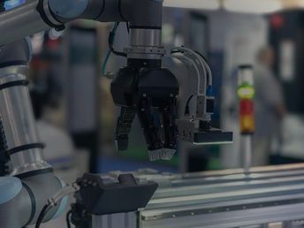 Custos e benefícios da implantação de um braço robótico industrial