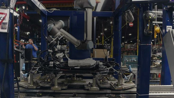 6 cases de sucesso de robôs colaborativos na indústria automotiva