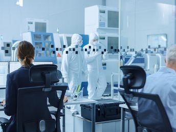 Cách robot cộng tác thay đổi phương thức con người làm việc trong tương lai