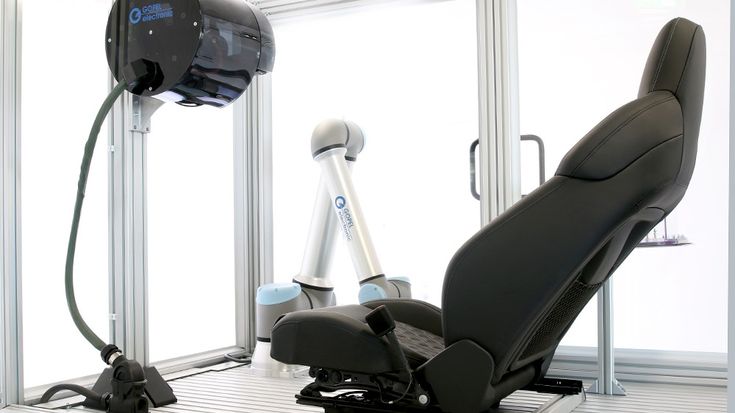 Il robot collaborativo UR10e può occuparsi del controllo qualità