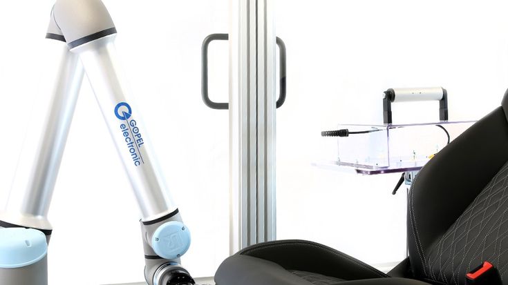 UR10e 協作型機器人為汽車座椅品檢的全新解決方案提供助力