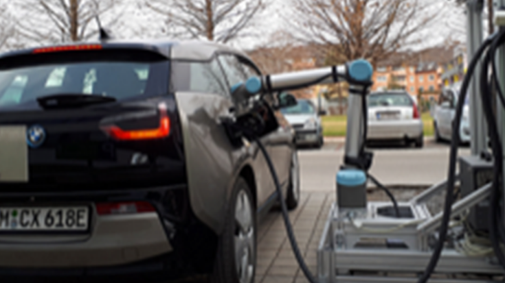 Utilizzare i cobot per le operazioni di ricarica delle auto elettriche