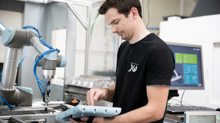 Maschinenbeschickung automatisieren | Universal Robots 