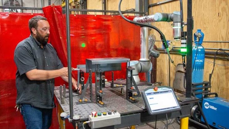 Scopri come automatizzare la saldatura industriale con i cobot
