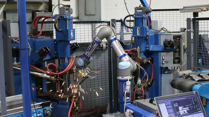 Ottieni precisione e affidabilità nella saldatura con i Cobot UR