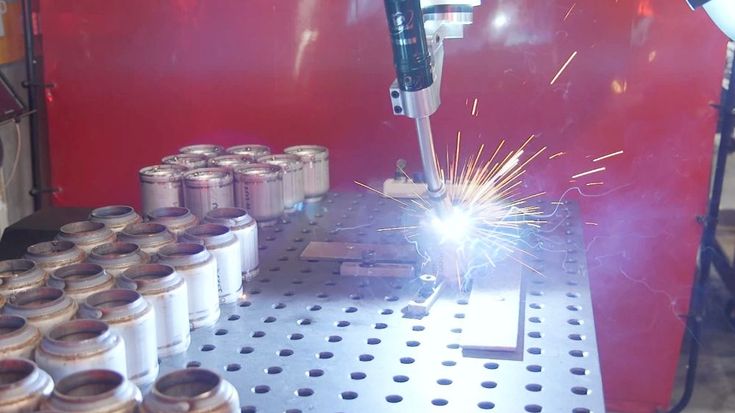 Scopri i vantaggi dei cobot nella saldatura laser