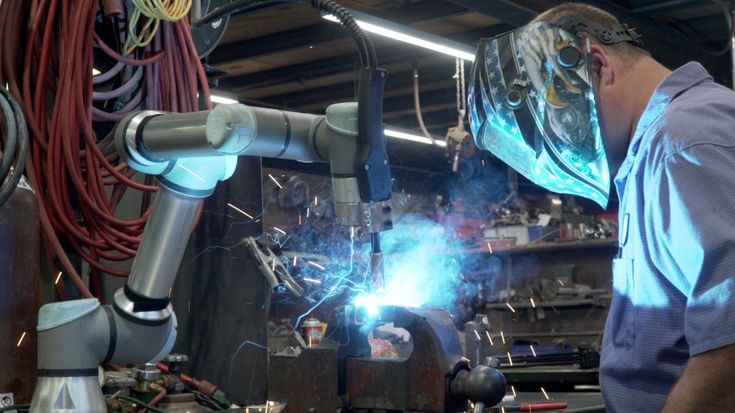 I cobot aiutando a raggiungere gli obiettivi nella saldatura