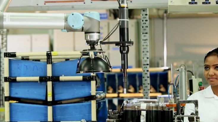 Scopri come i cobot ottimizzano montaggio e packaging del 30%