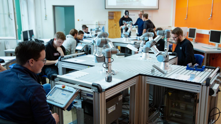 Roboter in den Schulunterricht einbinden | Universal Robots