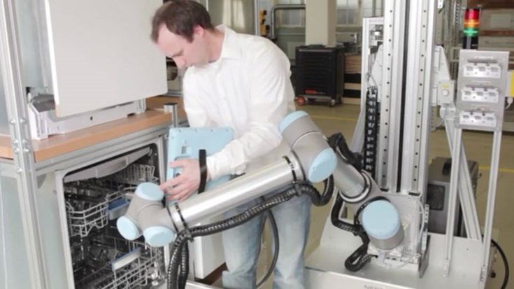 試験…また試験…そのために協働ロボットがあります