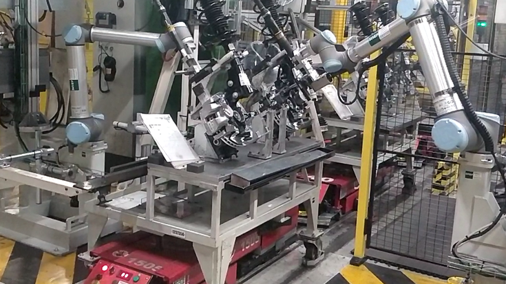 Le cobot effectue avec succès une opération de vissage