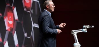 Jürgen von Hollen, Präsident von Universal Robots auf der Hannover Messe Preview