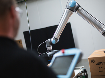 UR10e and UR20 - Speed comparison with maximum payload.