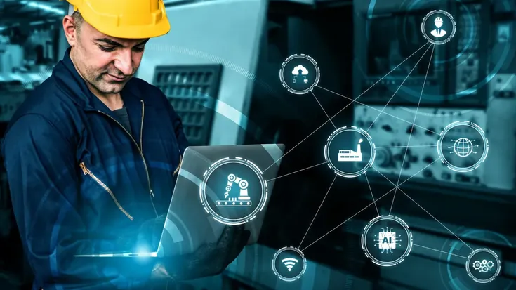 A IIoT (Internet das Coisas Industrial) conecta máquinas, sensores e sistemas em tempo real, permitindo monitorar e otimizar a produção diretamente do chão de fábrica.