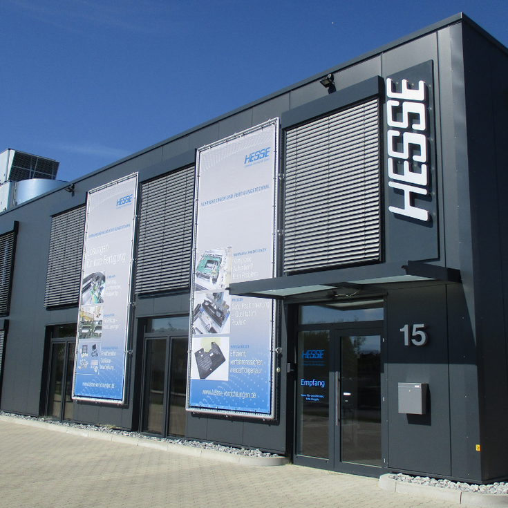 Das Unternehmen mit Sitz im nordrhein-westfälischen Schloß Holte-Stukenbrock verfügt über 20 Jahre Erfahrung in den Bereichen Mechanik und Elektronikproduktion.