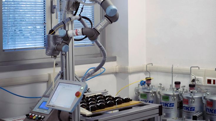 Robot collaborativi nell'industria elettronica, i vantaggi per le aziende