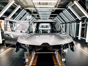Five ways cobots are unleashing operational productivity for automotive manufacturers
