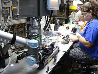 Robotica collaborativa e reshoring: la chiave per riportare la produzione in Europa