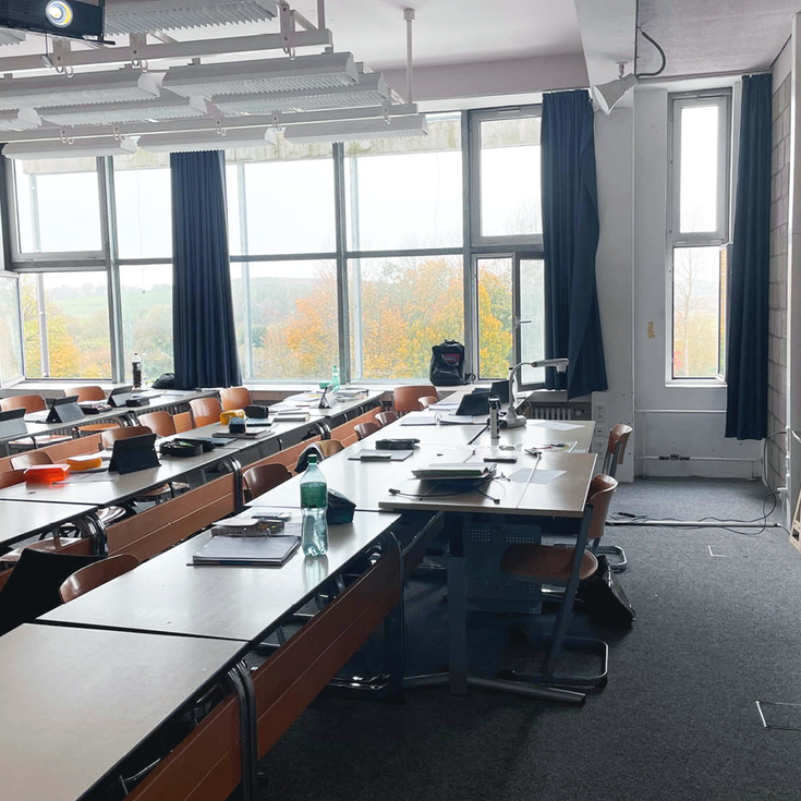 Das Klassenzimmer der BBS II Emden vor der Integration der Cobots.