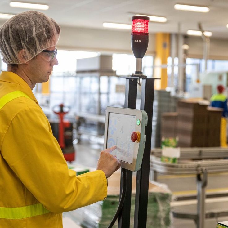 聯合利華（Unilever）波蘭廠已有兩條生產線實現完全自動化。此外，在充分採用協作型機器人執行自動化堆棧後，不但流程速度加快，員工們也能投入其它價值更高的製程